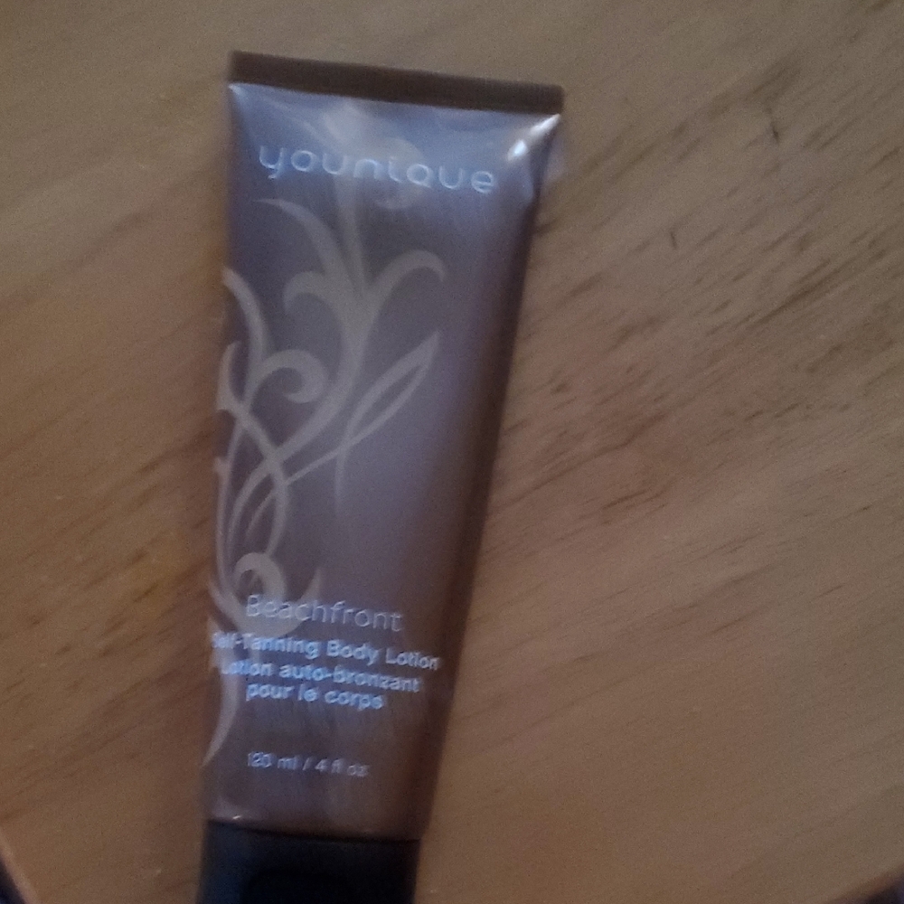 Younique Beachfront  SelfTanning Lotion -New